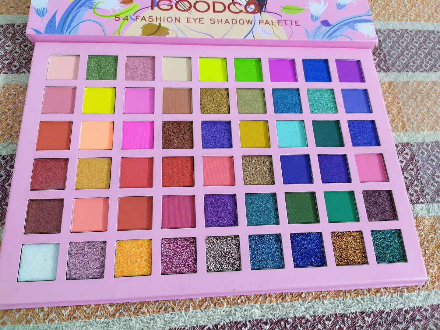 IGOODCO 54 COLORS EYESHADOW PALETTE