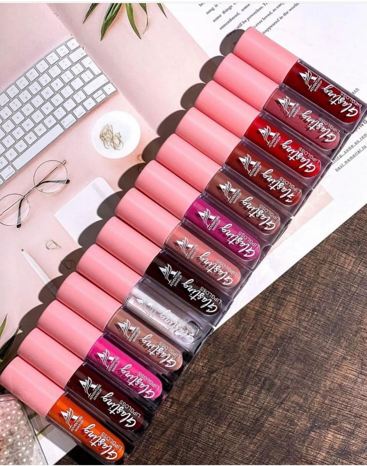 ADVENTURE GLASTING LIPGLOSS