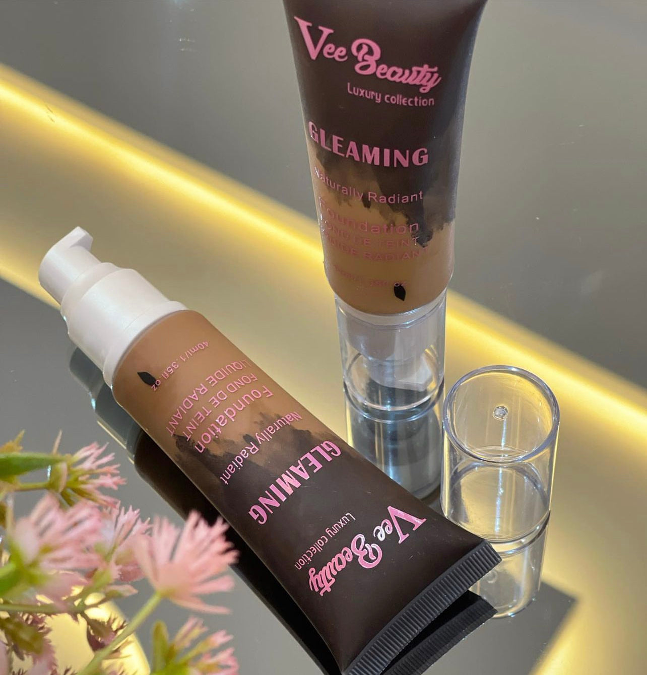 VEE BEAUTY GLEAMING FOUNDATION