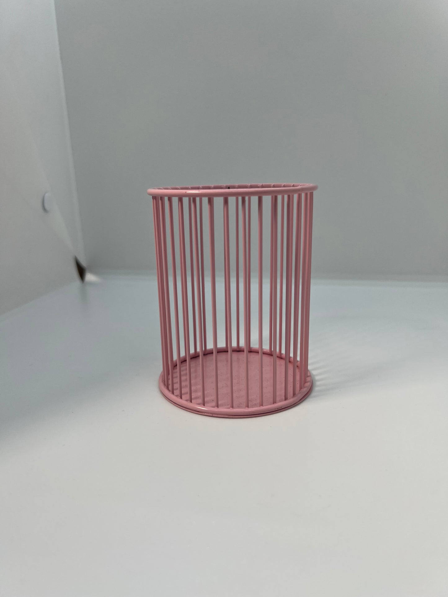 METAL BRUSH BASKET