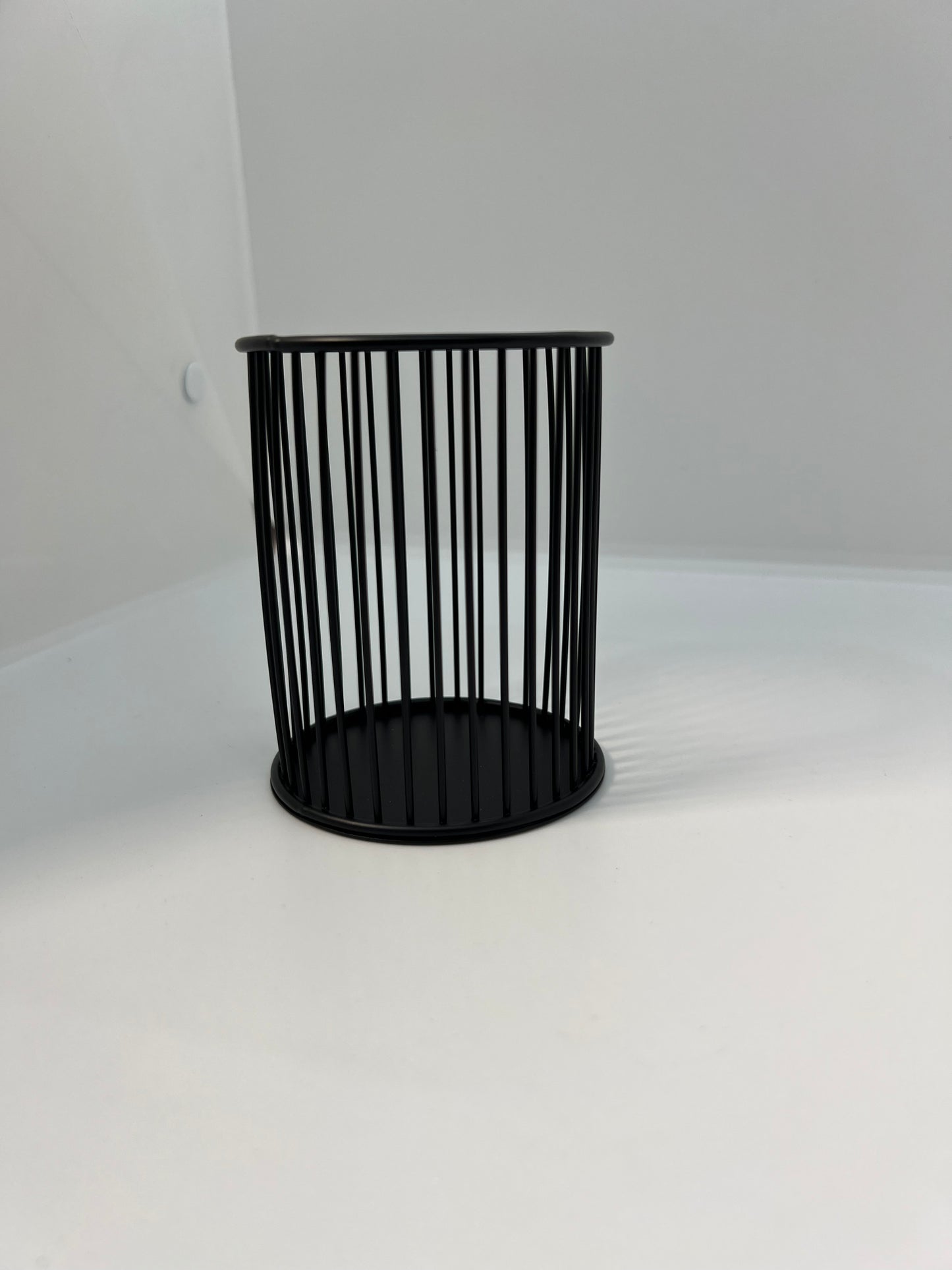 METAL BRUSH BASKET