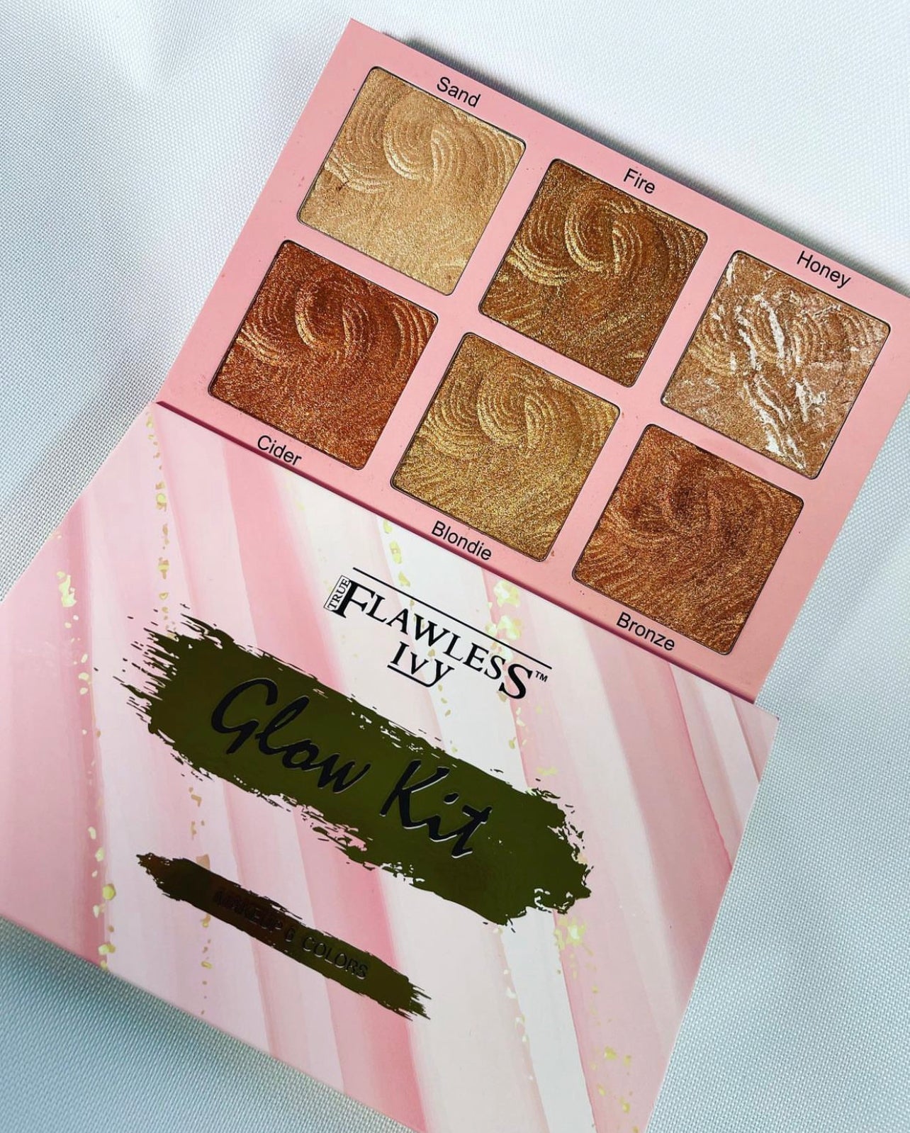 FLAWLESS HIGHLIGHTER PALETTE