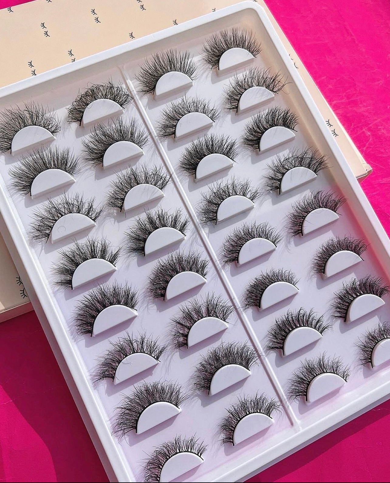 WYNKK 16 in 1 LASH TRAY ‘PURFECT’